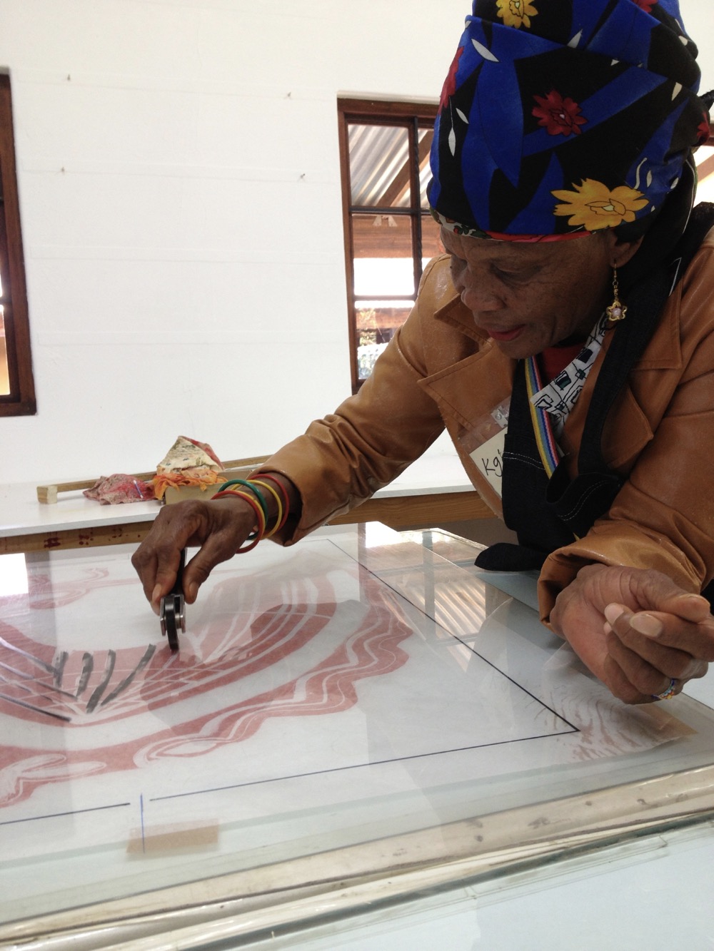 Monoprints by Kg'akg'am Tshabu that reveal her stong sense of form and colour and her vision of the world from the perspective of the first people of the Kalahari.