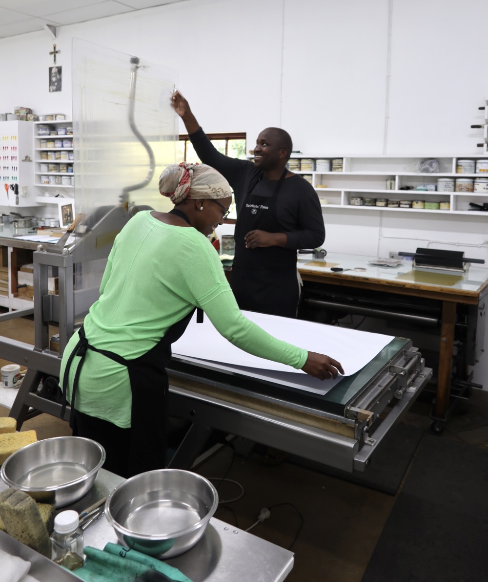 A brief introduction to the world of printmakers in South Africa.